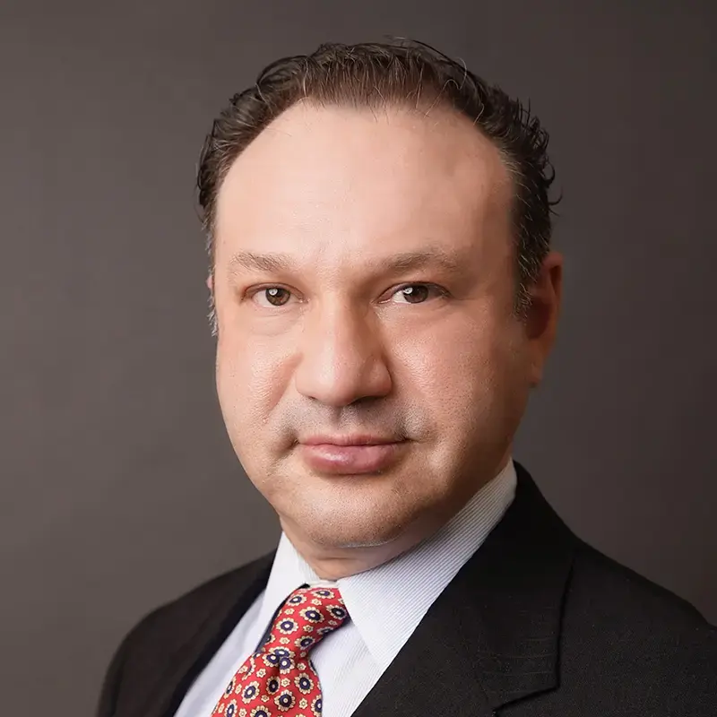 Headshot of Avner Avesar